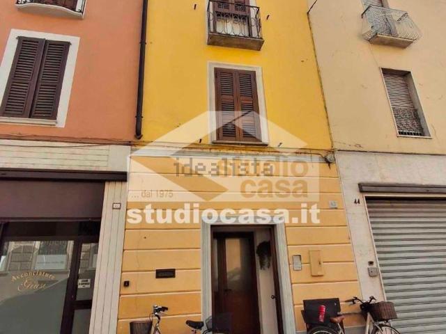 Casa in vendita a Soresina, Lombardia
