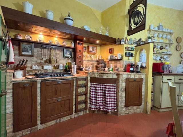 Casa in vendita a Prato, Toscana