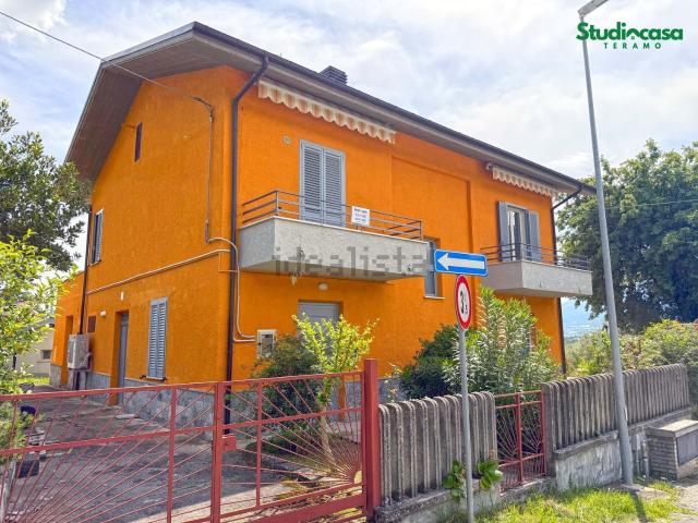 Casa in vendita a Tossicia, Abruzzo