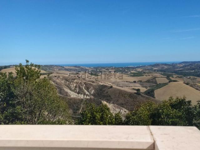 Casa in vendita a Atri, Abruzzo
