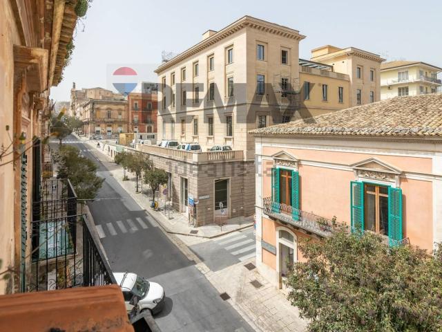 Casa in vendita a Ragusa Ibla, Ragusa