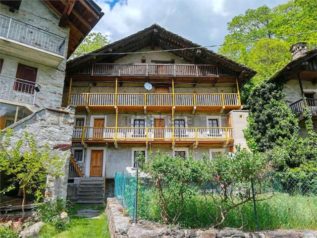 Casa in vendita a Issime, Aosta
