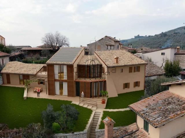 Casa in vendita a Spoleto, Umbria