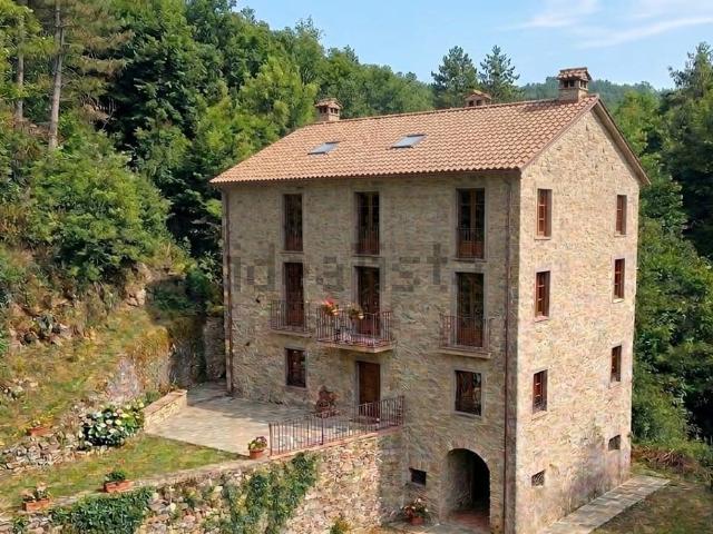 Casa in vendita a Varese Ligure, Liguria