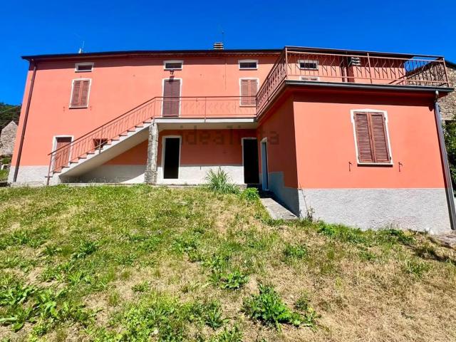 Casa in vendita a Varsi, Reggio Emilia