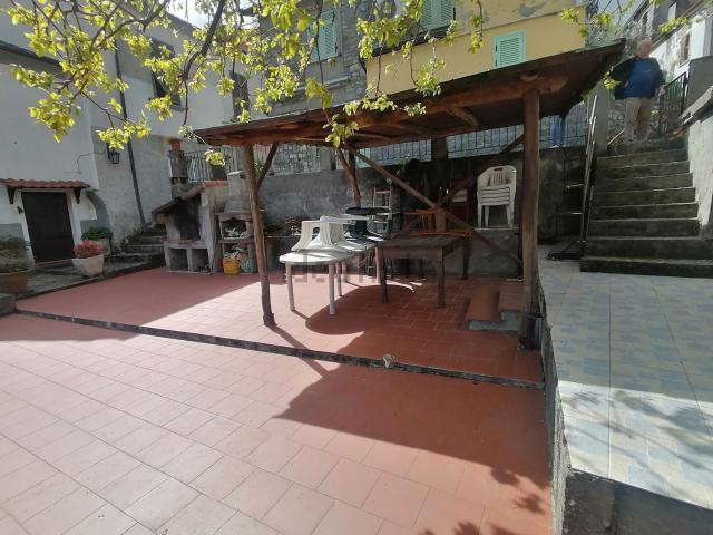 Casa in vendita a Calice Al Cornoviglio, Liguria
