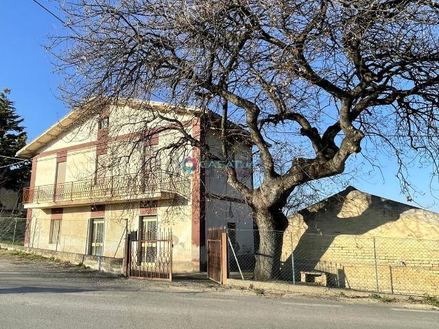 Casa in vendita a Elice, Abruzzo