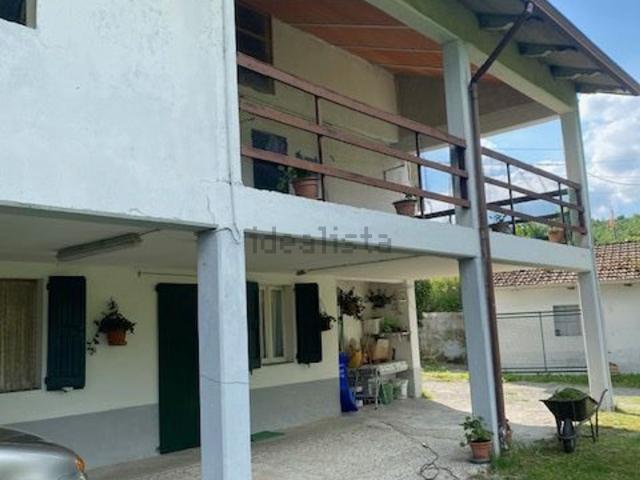 Casa in vendita a Tizzano Val Parma, Reggio Emilia