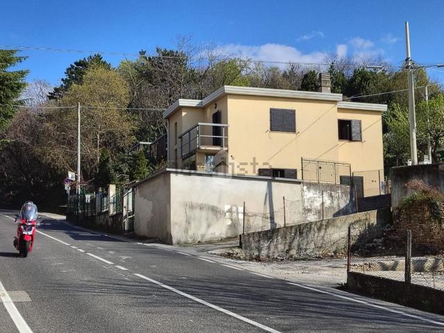 Casa in vendita a San Giovanni-Chiadino-Rozzol, Villa Opicina