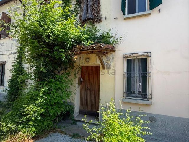Casa in vendita a Unione Comuni Modenesi Area Nord, Mirandola