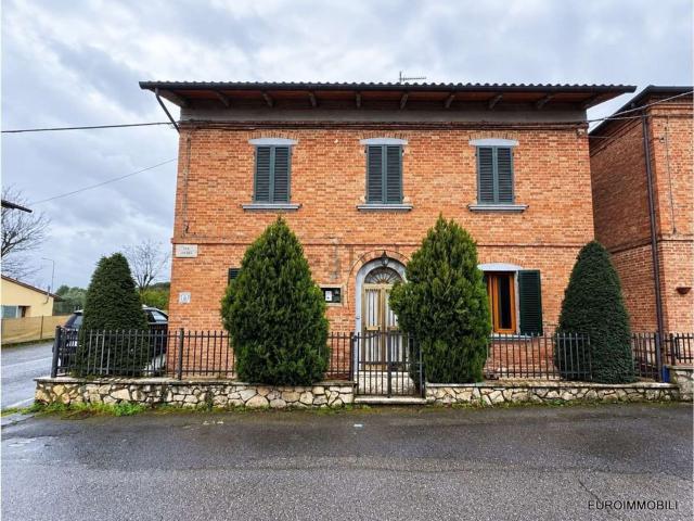 Casa in vendita a Montepulciano Stazione, Montepulciano