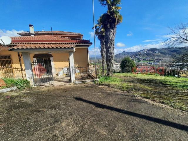 Casa in vendita a Torrice, Lazio