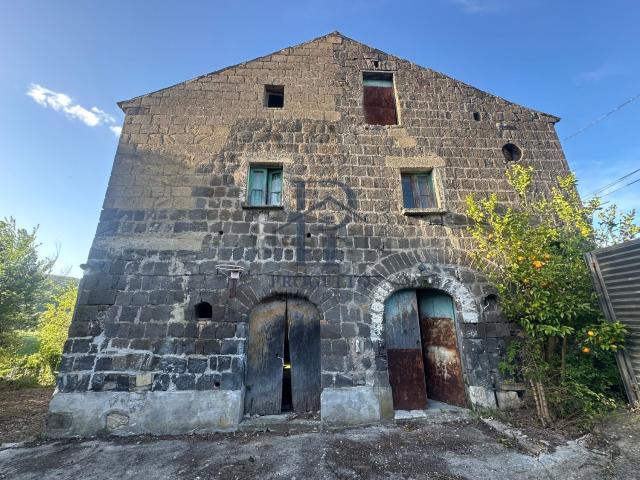 Casa in vendita a Piana Di Monte Verna, Campania