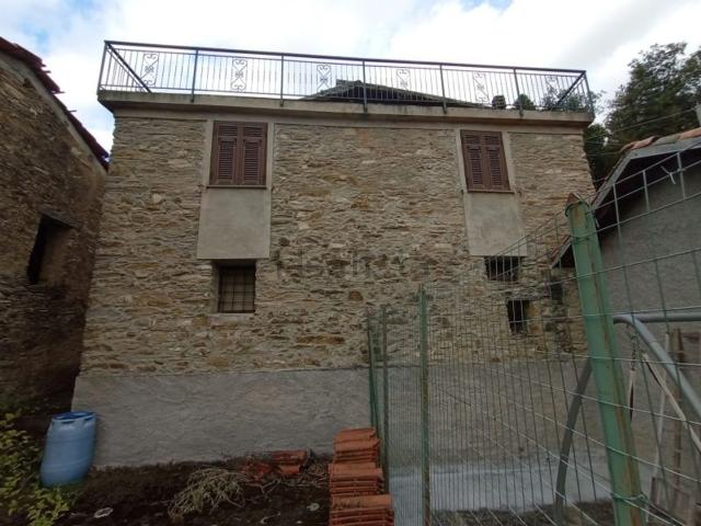 Casa in vendita a Rezzo, Liguria