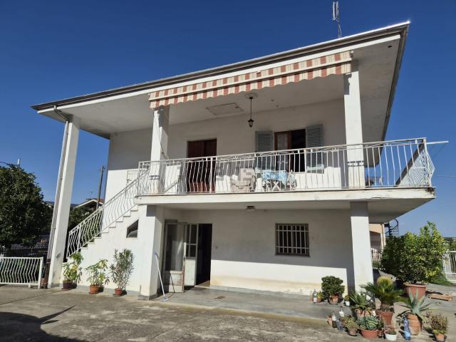 Casa in vendita a Envie, Cuneo