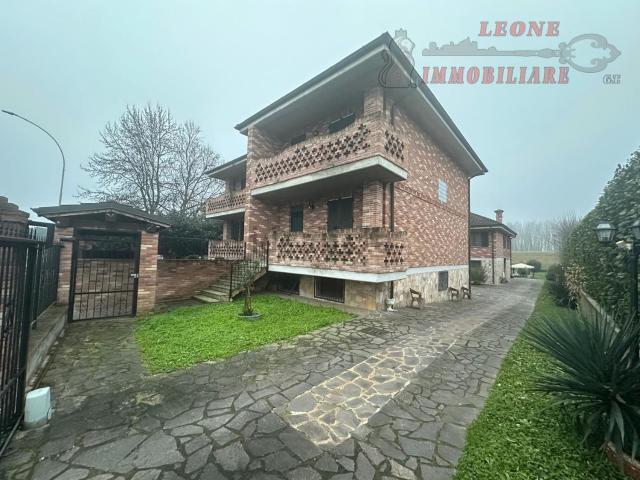 Casa in vendita a Spessa, Lombardia