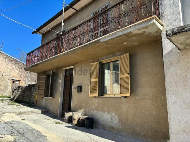 Casa in vendita a Carsoli, Abruzzo