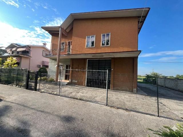 Casa in vendita a Bassa Reggiana, Re