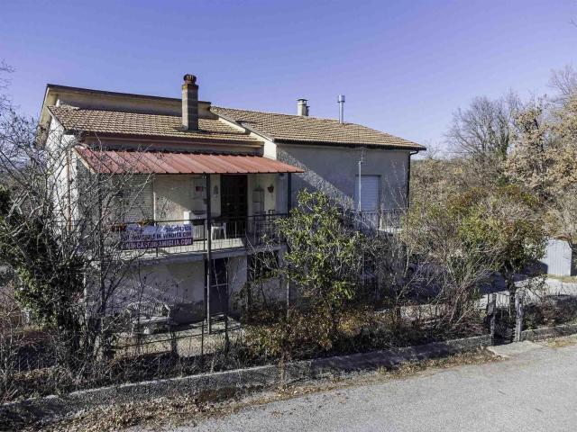 Casa in vendita a Maglianello Alto, Rieti
