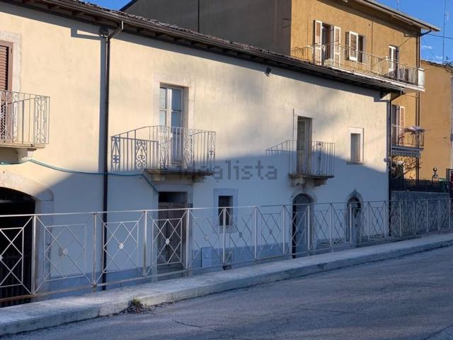 Casa in vendita a Poggio Picenze, Abruzzo