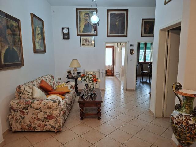 Casa in vendita a Prato, Toscana