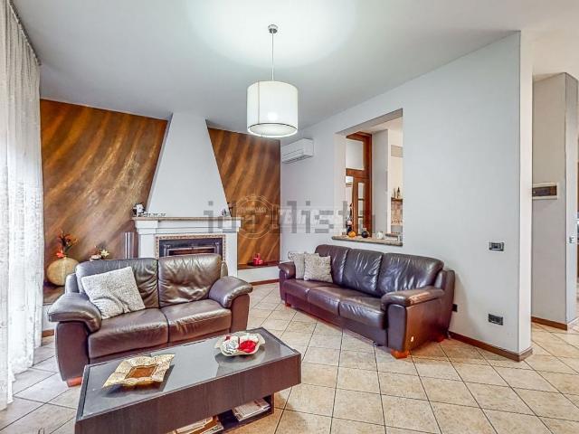 Casa in vendita a Modena, Cittanova
