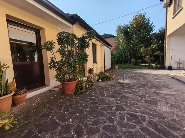 Casa in vendita a Bressana Bottarone, Lombardia