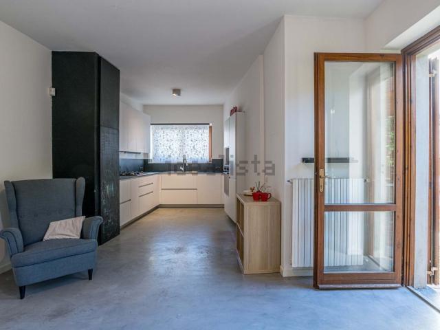 Casa in vendita a Camnago Volta, Como