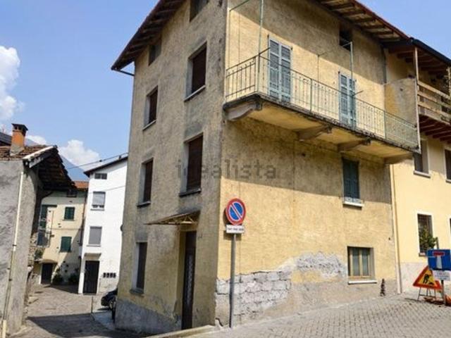 Casa in vendita a Delebio, Lombardia