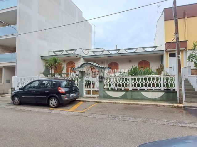 Casa in vendita a Puglia, Bari