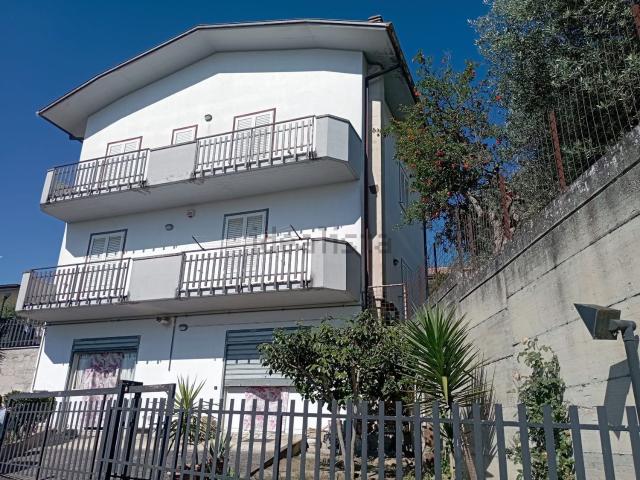 Casa in vendita a Sant'angelo A Cupolo, Campania