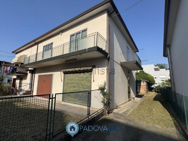 Casa in vendita a Padova, Veneto