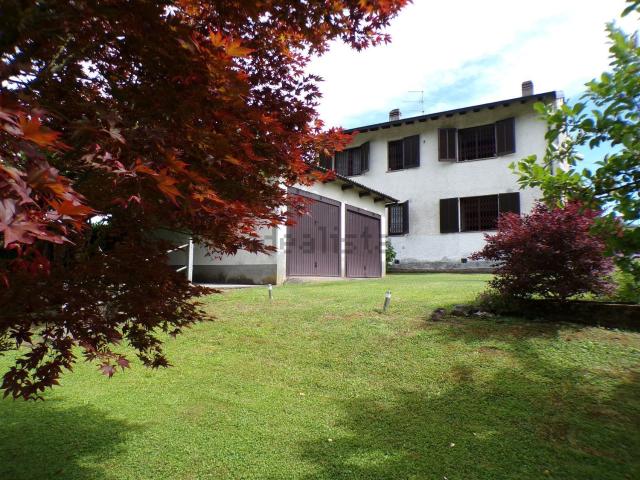 Casa in vendita a Biandronno, Varese