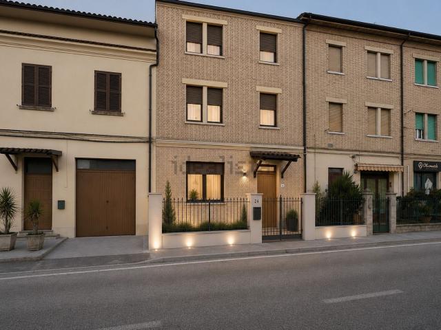Casa in vendita a Sant'Agostino, Marche