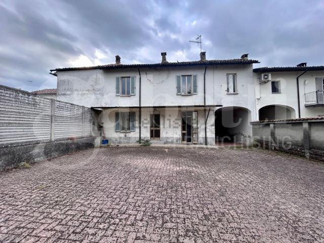 Casa in vendita a Dorno, Pavia
