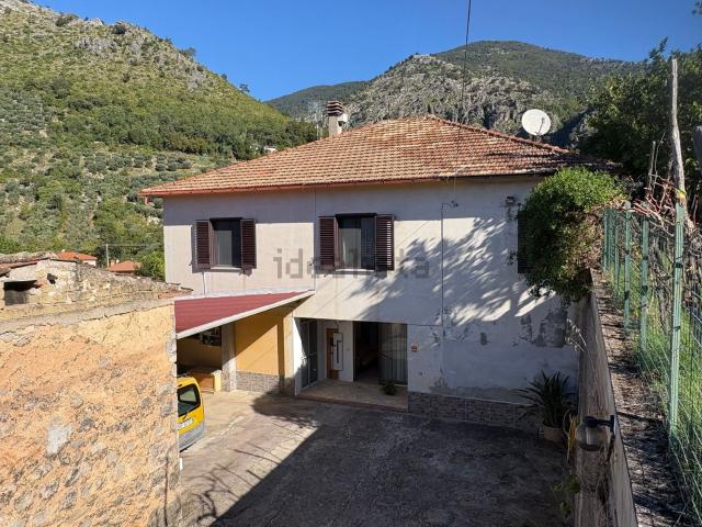 Casa in vendita a Monte San Biagio, Lazio