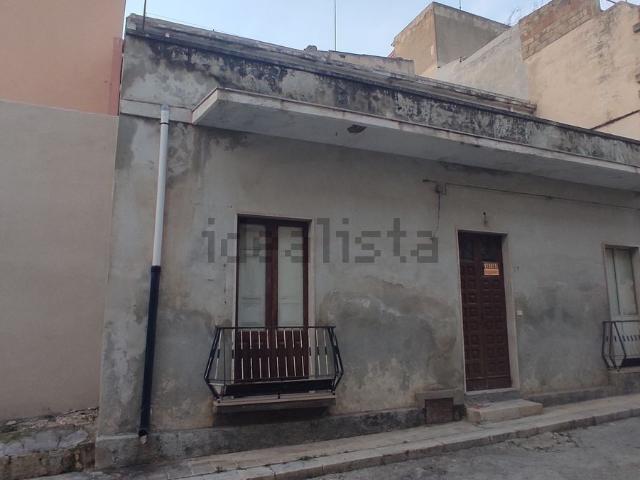 Casa in vendita a Rosolini, Sicilia