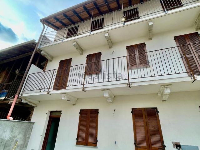 Casa in vendita a Cameri, Novara