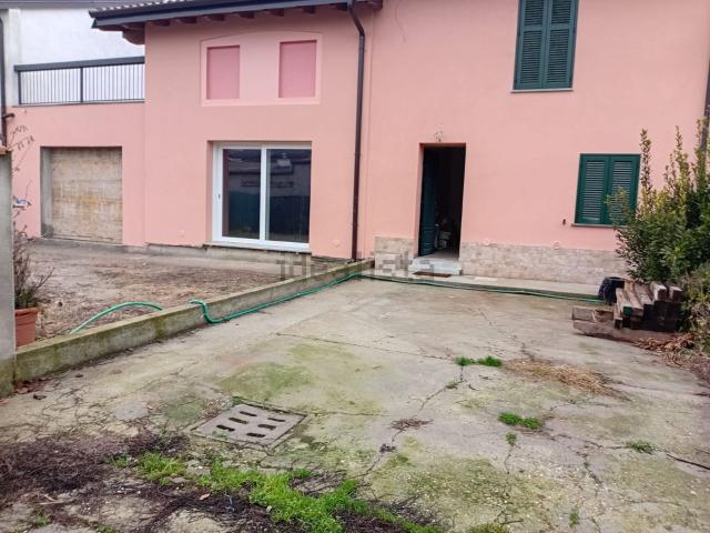 Casa in vendita a Corana, Lombardia