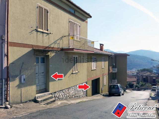 Casa in vendita a Lenola, Lazio