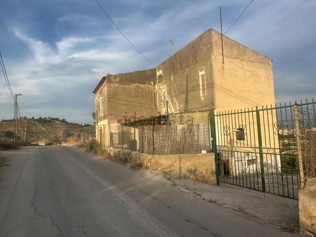 Casa in vendita a Agrigento, Sicilia