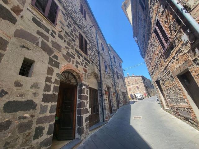 Casa in vendita a Radicofani, Siena