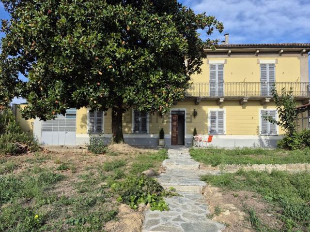 Casa in vendita a Montemagno Monferrato, Asti