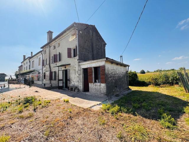 Casa in vendita a Castagnaro, Verona