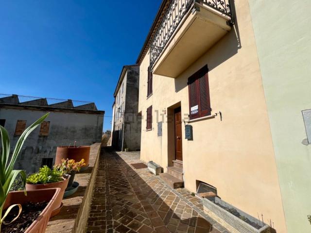 Casa in vendita a Fabriano, Ancona