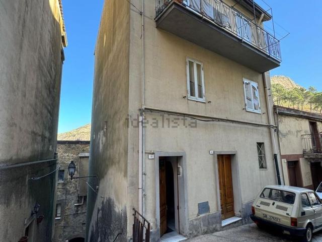Casa in vendita a San Basilio, Troina