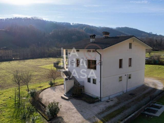 Casa in vendita a Follina, Treviso