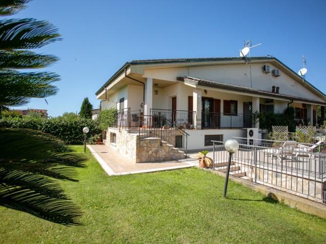 Casa in vendita a Municipio Roma IX, Roma Capitale