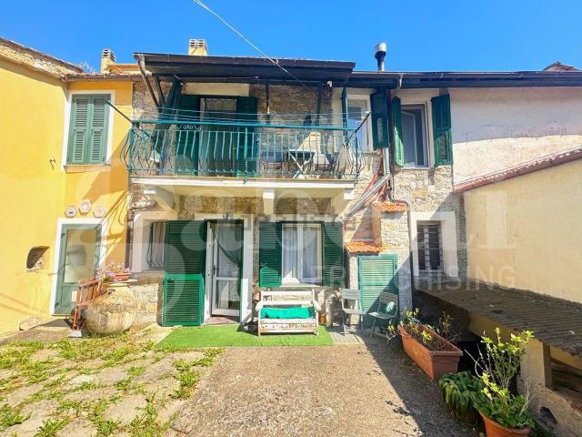 Casa in vendita a Prelà, Liguria