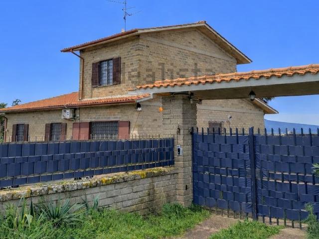 Casa in vendita a Viterbo, Lazio